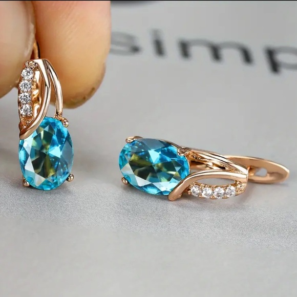18k Gold Plated Water Drop Aqua Blue Diamond Earrings - Picture 1 of 3
